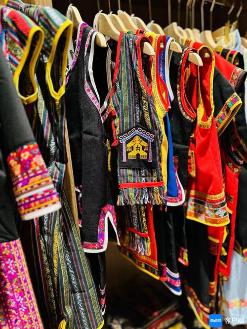 簪花围火出圈，海南黎族苗族服饰与工艺品能否趁机“火”一把？